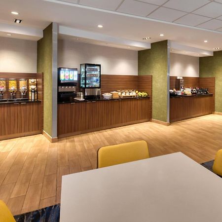 Fairfield Inn & Suites By Marriott Монктон Экстерьер фото
