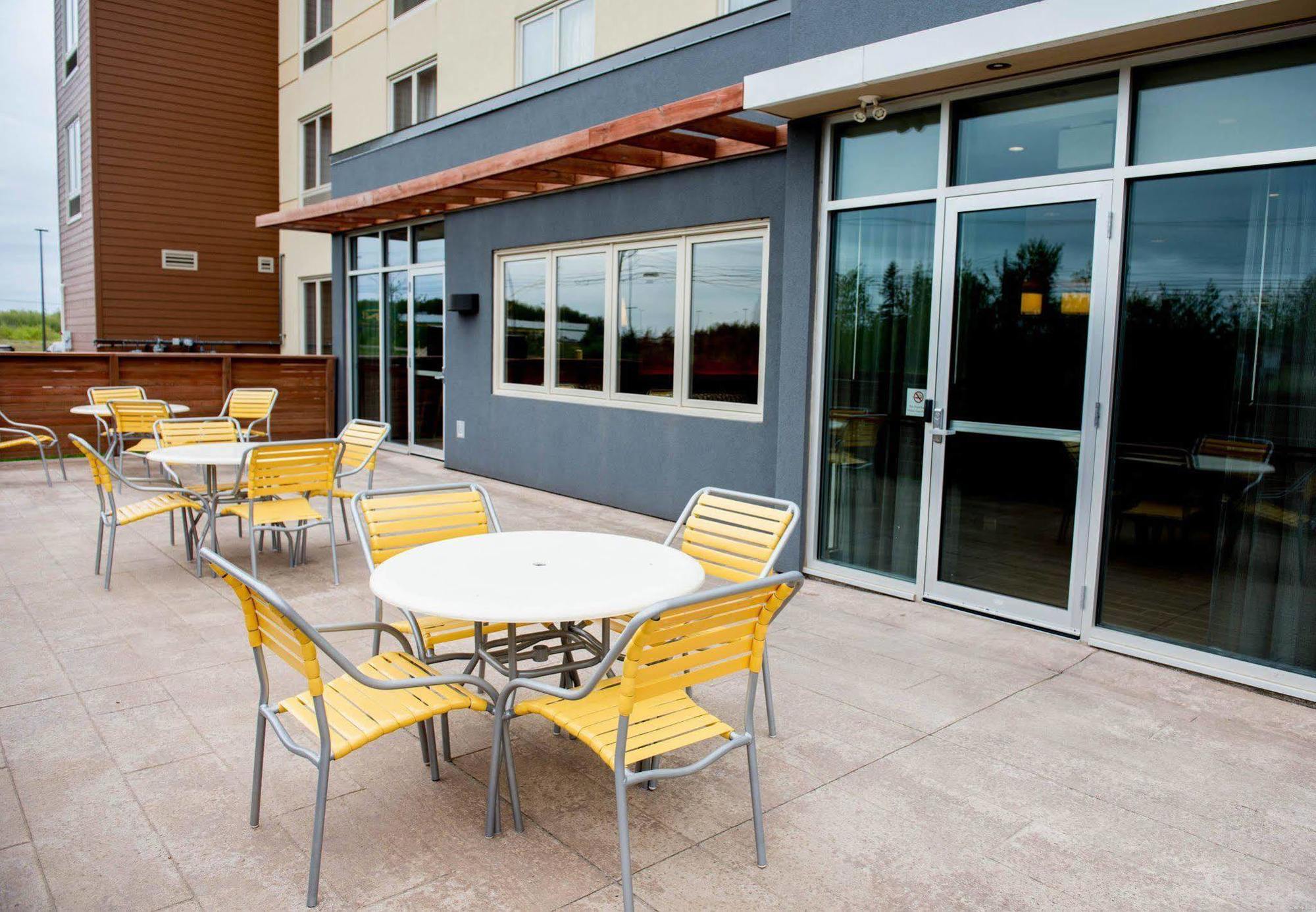 Fairfield Inn & Suites By Marriott Монктон Экстерьер фото