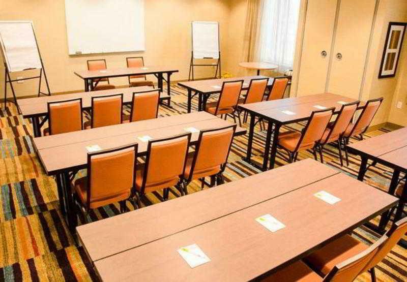 Fairfield Inn & Suites By Marriott Монктон Экстерьер фото