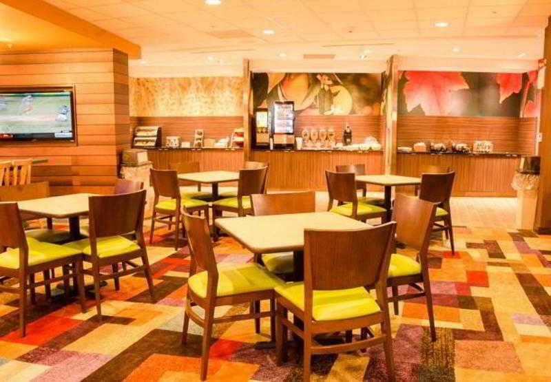 Fairfield Inn & Suites By Marriott Монктон Экстерьер фото